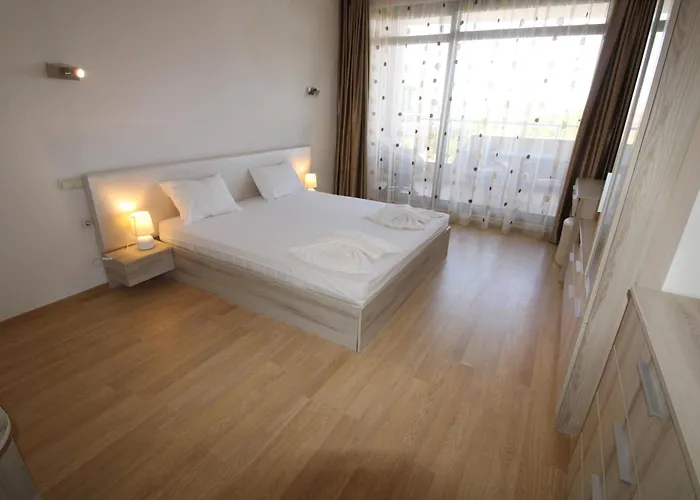 Апартамент Menada In Vris Царево